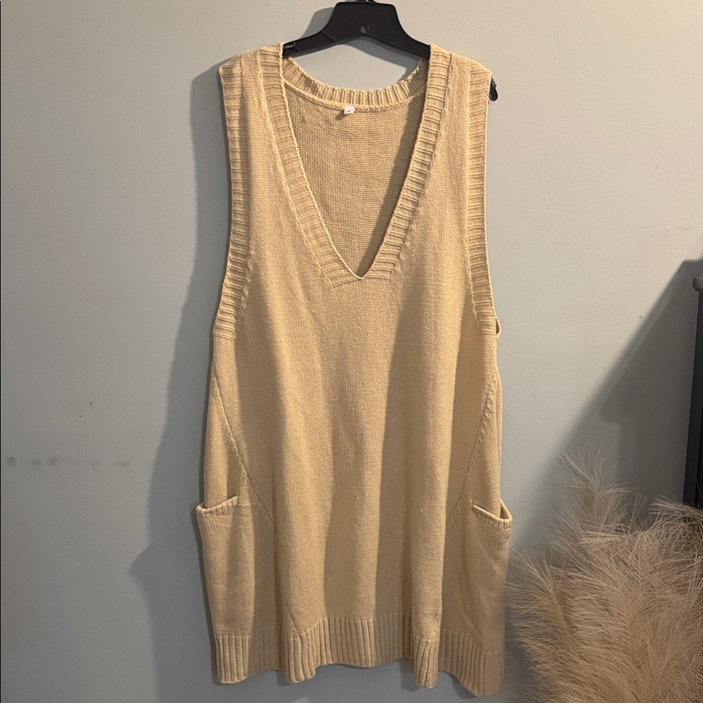 Sleeveless V-Neck Knit Tunic in Cream